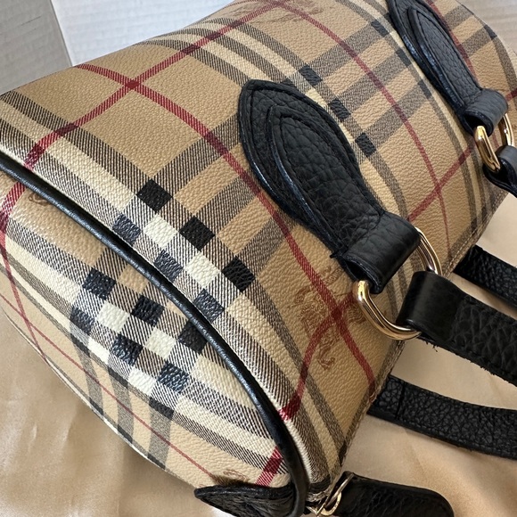 Authentic Burberry Boston Medium Bag. - Picture 11 of 17